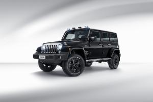 Jeep Wrangler Unlimited Sahara MoparONE Pack 2017 года